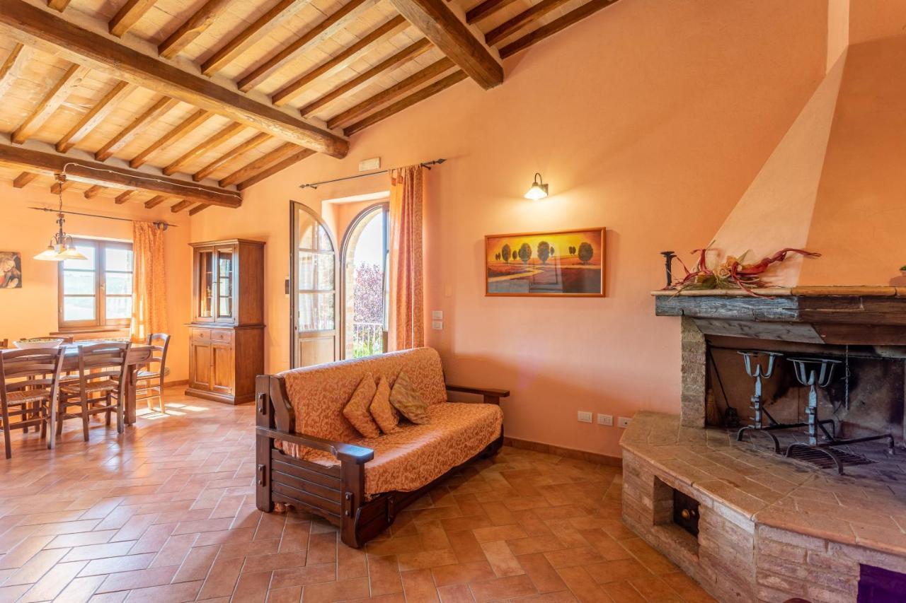 Agriturismo S. Eurosia Монтальчино Экстерьер фото