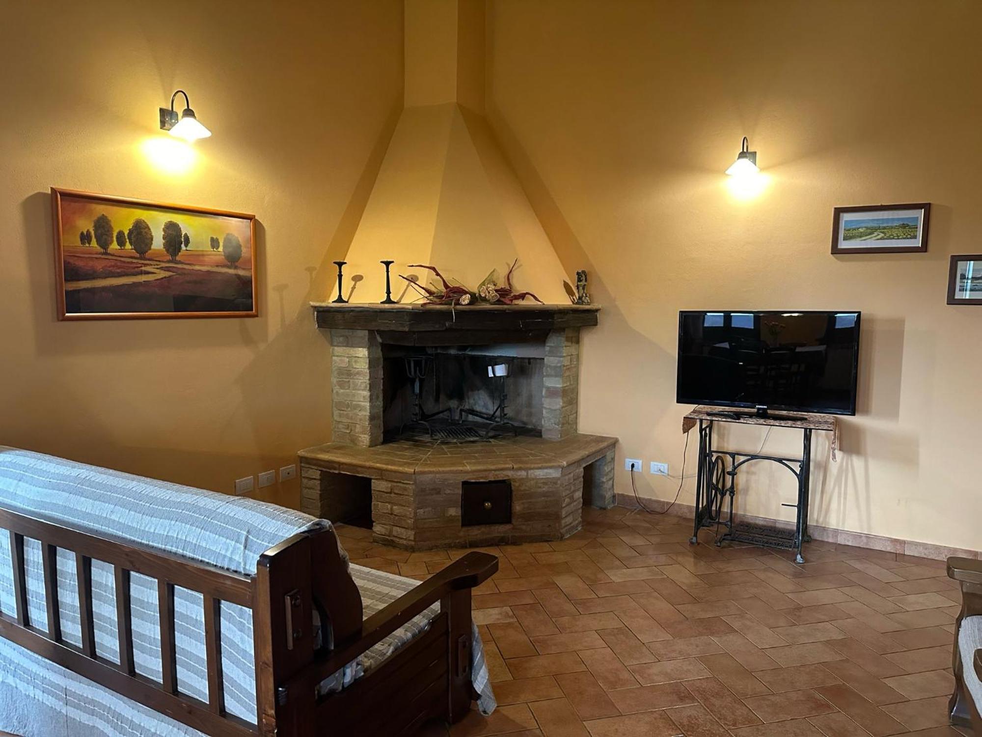 Agriturismo S. Eurosia Монтальчино Экстерьер фото